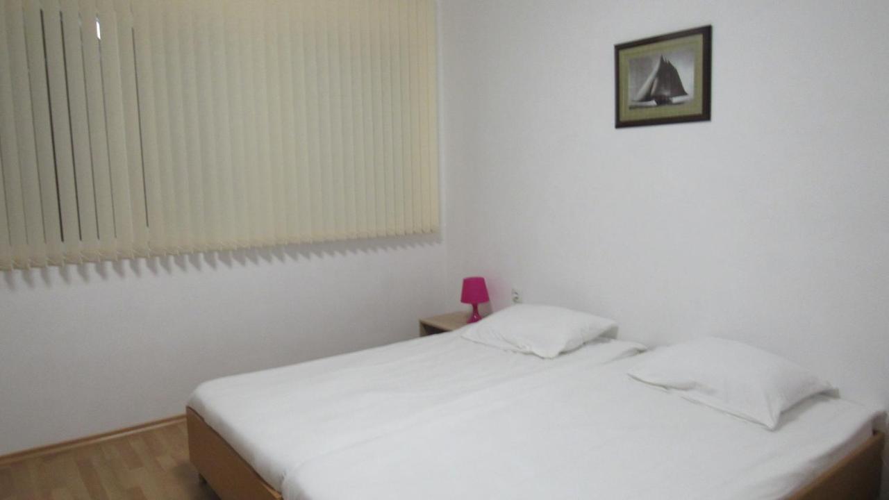 Apartment Crystal Балчик Екстериор снимка