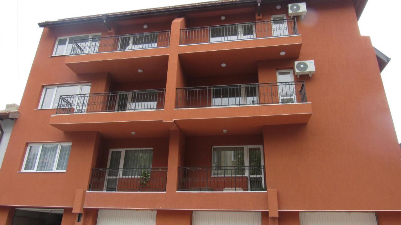 Apartment Crystal Балчик Екстериор снимка