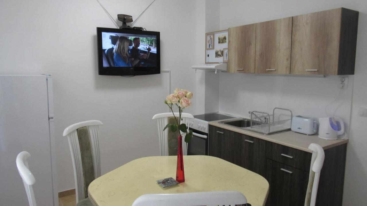 Apartment Crystal Балчик Екстериор снимка