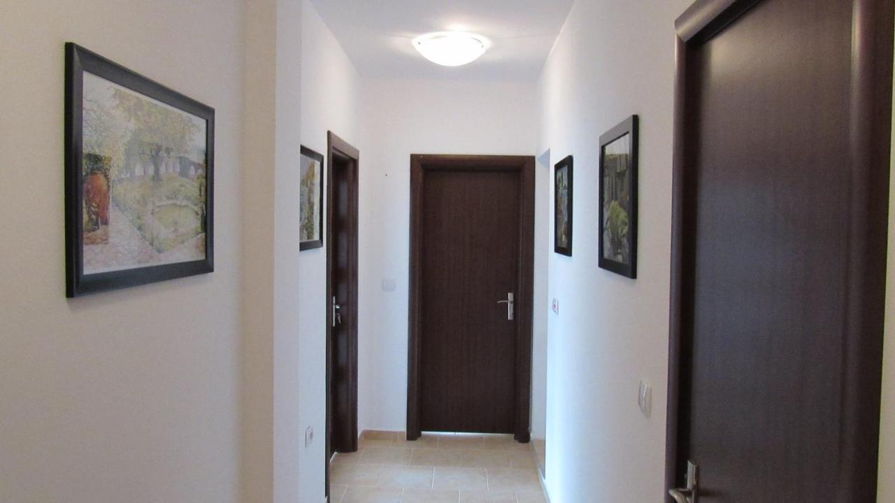 Apartment Crystal Балчик Екстериор снимка