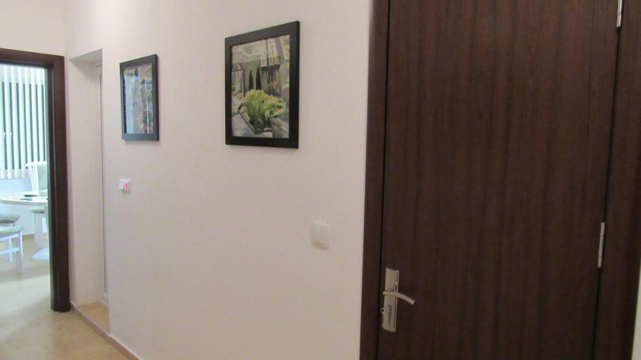 Apartment Crystal Балчик Екстериор снимка